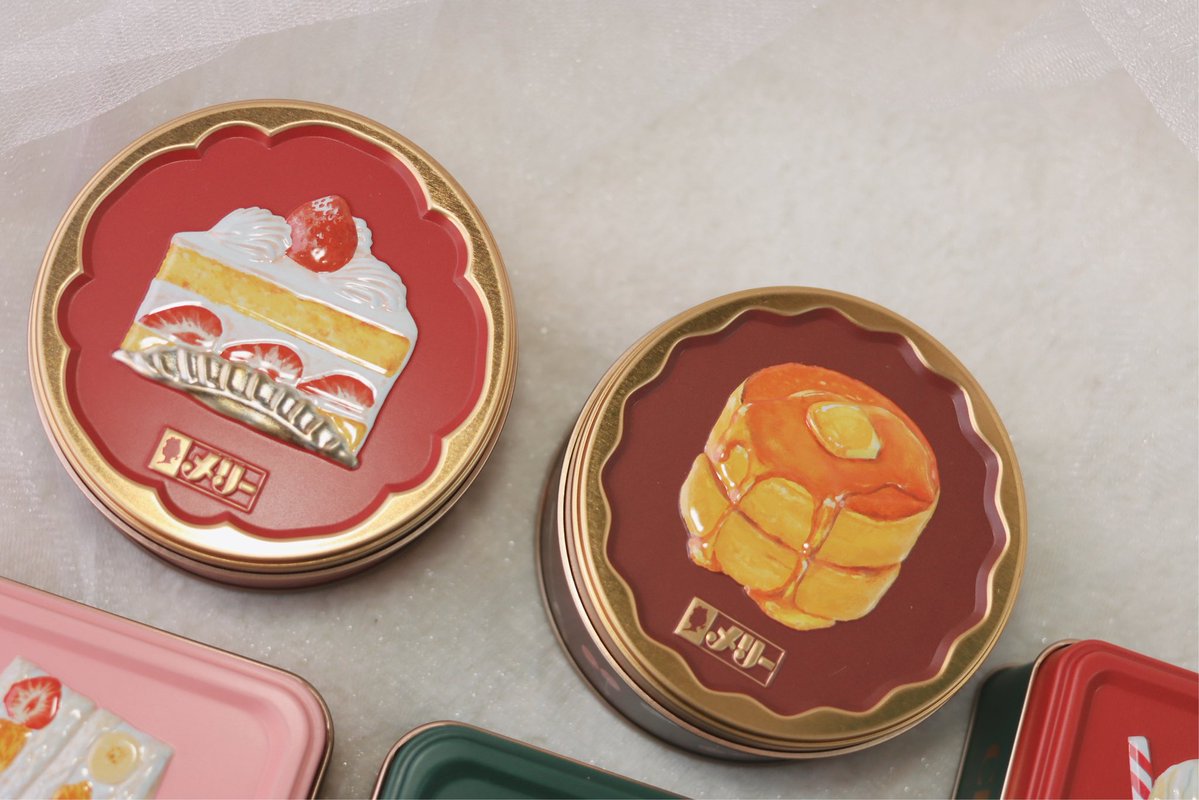 연초에는 연례행사로 틴케이스(초콜렛은 덤) 사기
올해는 몇개 안샀다.
올해는 새로운 사이즈들(정사각형,동그라미)이 귀여움
그리고 조만간 올 틴케이스도 기대된다~!