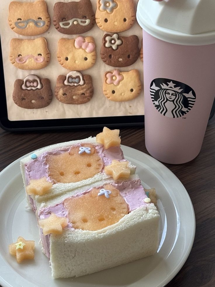 sweetxdessert's tweet image. Hello Kitty-themed treats