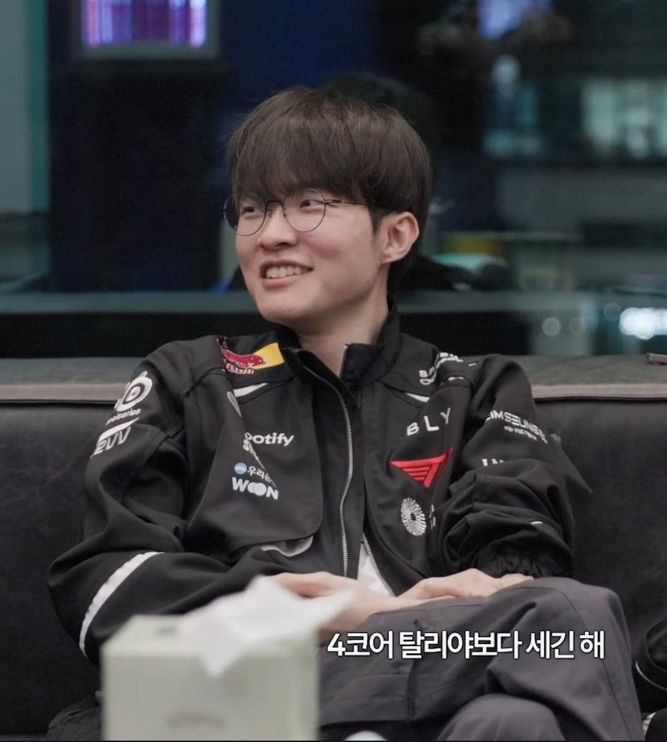 heartdoran's tweet image. my midlaner is insanely pretty