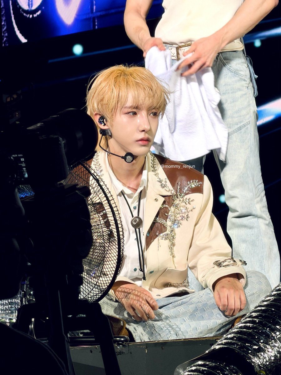 akan ku keluarkan terus foto legend ini🥰