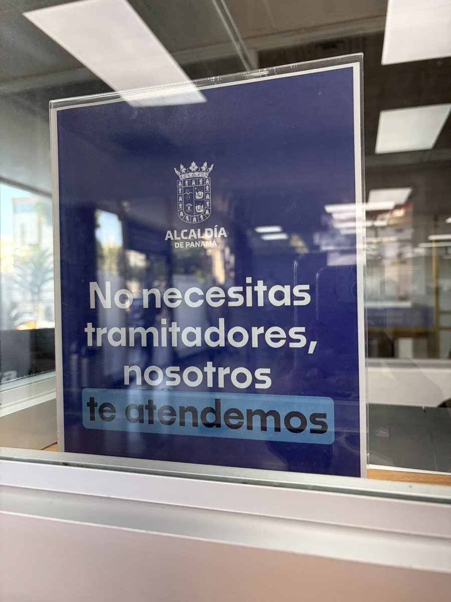 Un trámite en municipio y ATTT en Hatillo me demoró 38 minutos y costó $29. La “tramitadora” quería cobrar $100 <a href="/Panamaalcaldia/">Alcaldía de Panamá</a> por favor hagan más campaña en redes, quien no va al edificio no ve estos letreros. 
¡Felicidades por la excelente atención!
<a href="/ATTTPanama/">Autoridad del Tránsito</a>