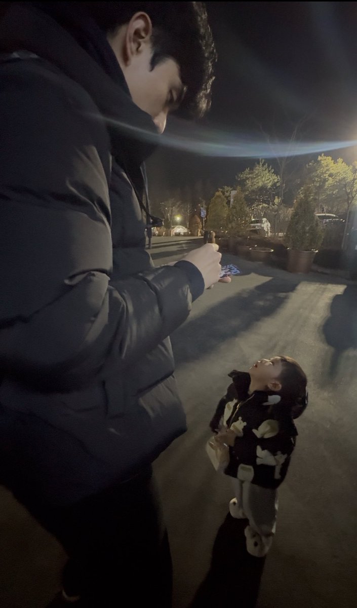 아 재이가 아빠에 비해 너무 쪼꼬매