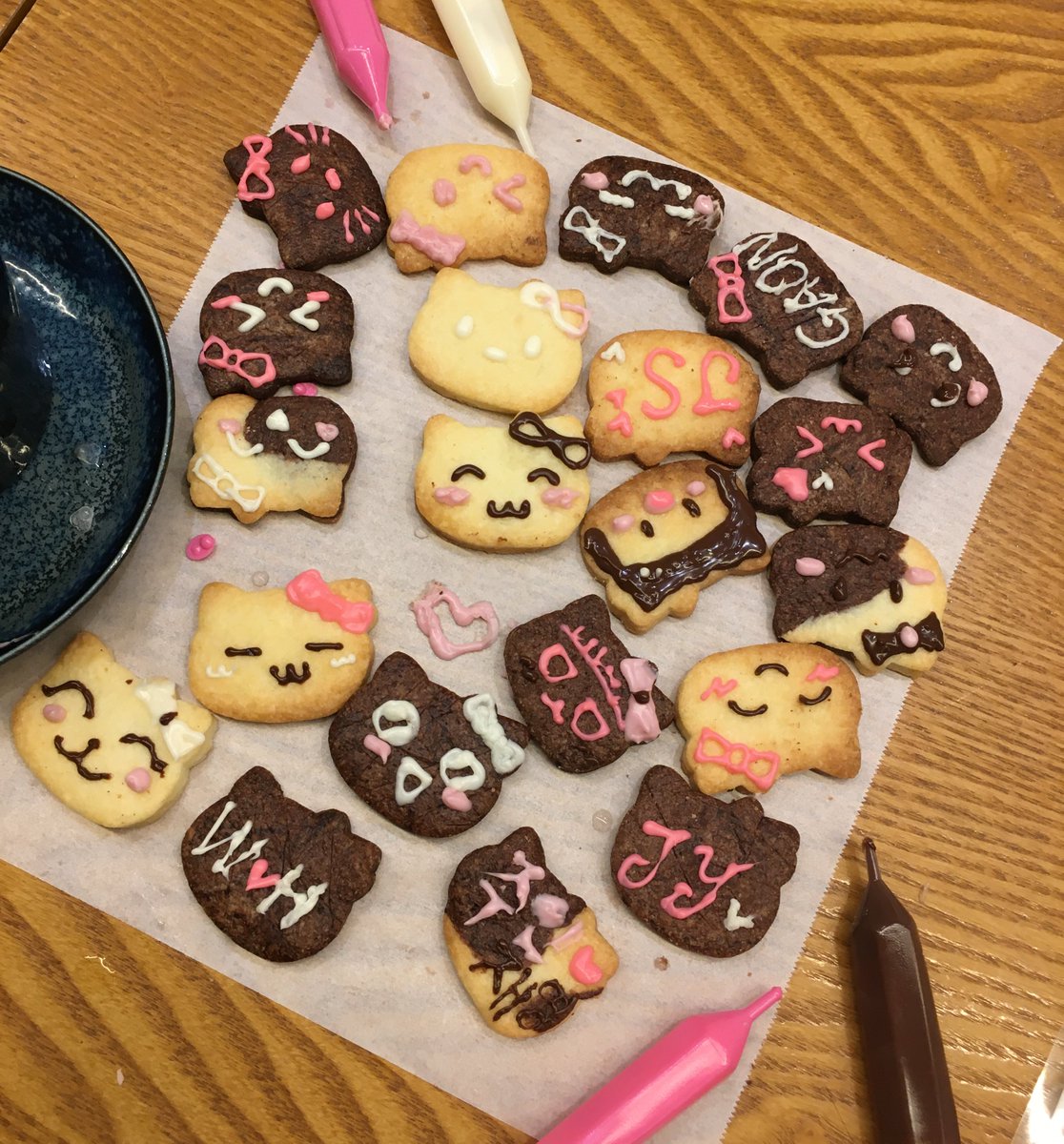 산리오 쿠키 만들기 세트 ….. 🧑‍🍳
발렌타인준비중 …  🍫💝