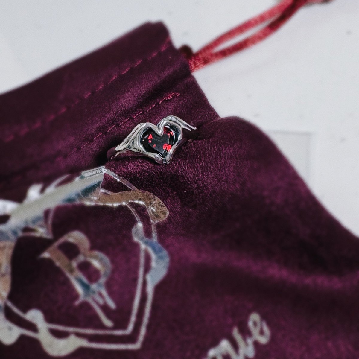 Seize the Heart❤️

お待たせいたしました🙇‍♀️
オーダーありがとうございます✨