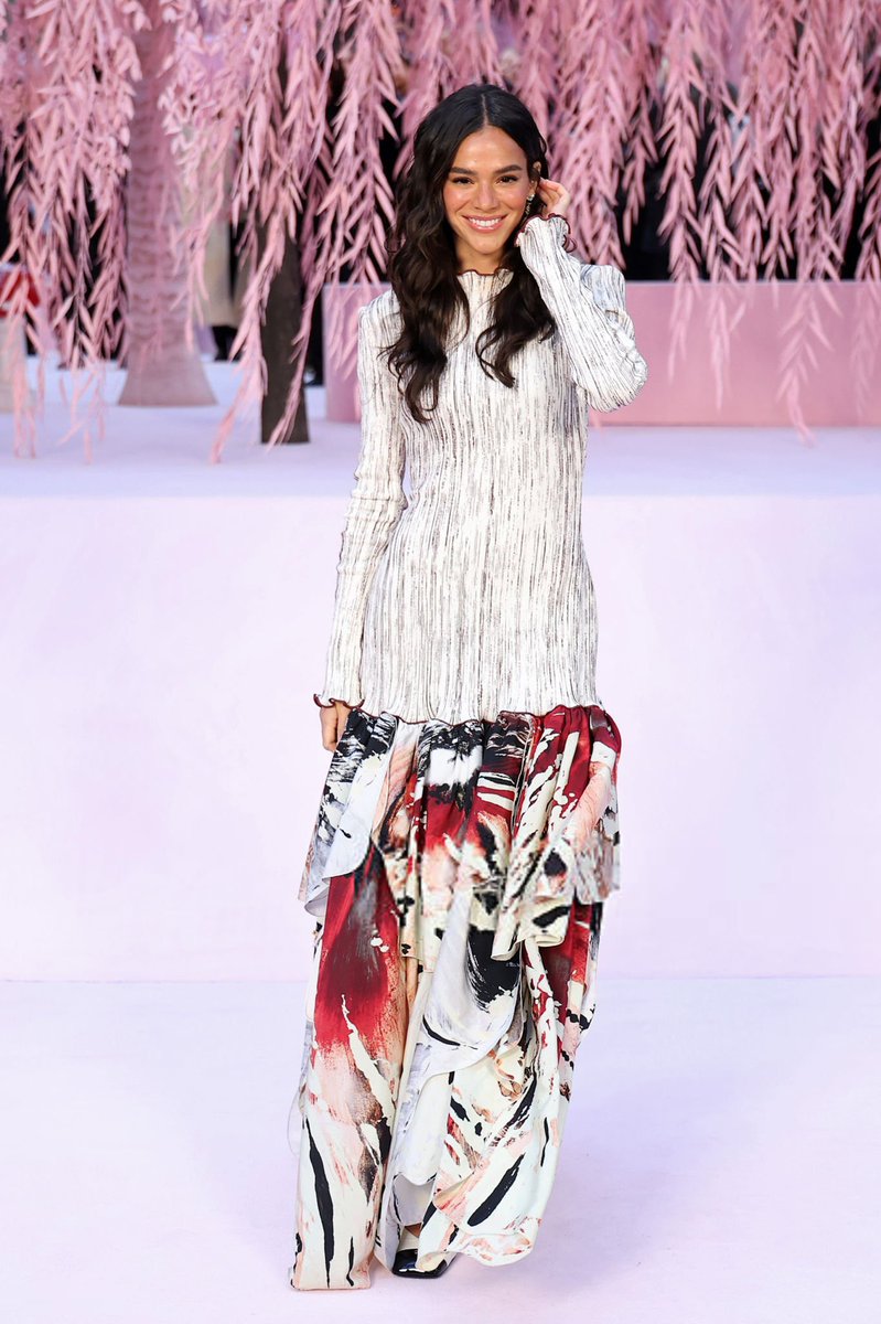 Bruna Marquezine Access tweet media