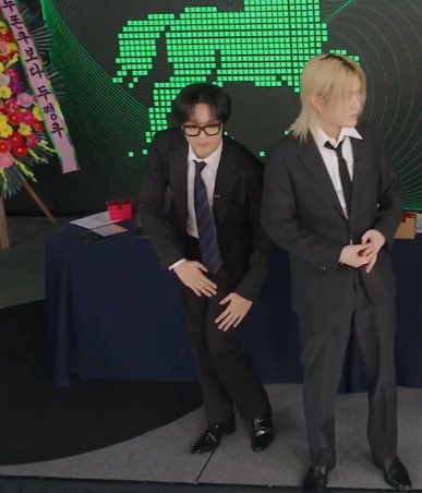 xneojunx's tweet image. doyoung pose in the BIG year of 2026 oh haechan…