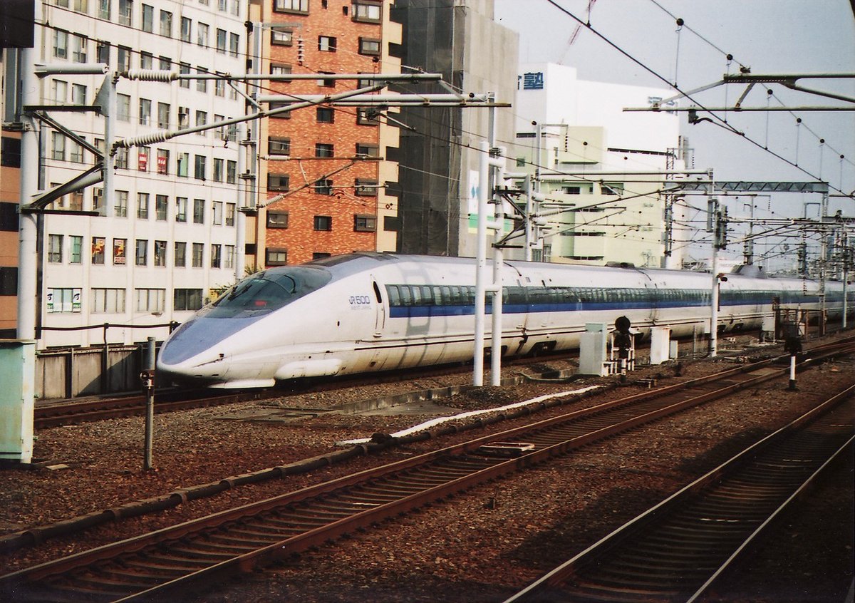 WVEXP's tweet image. TLに流れてきたChatGPTでのフィルム写真補正を少し試してみた
補正前→補正後