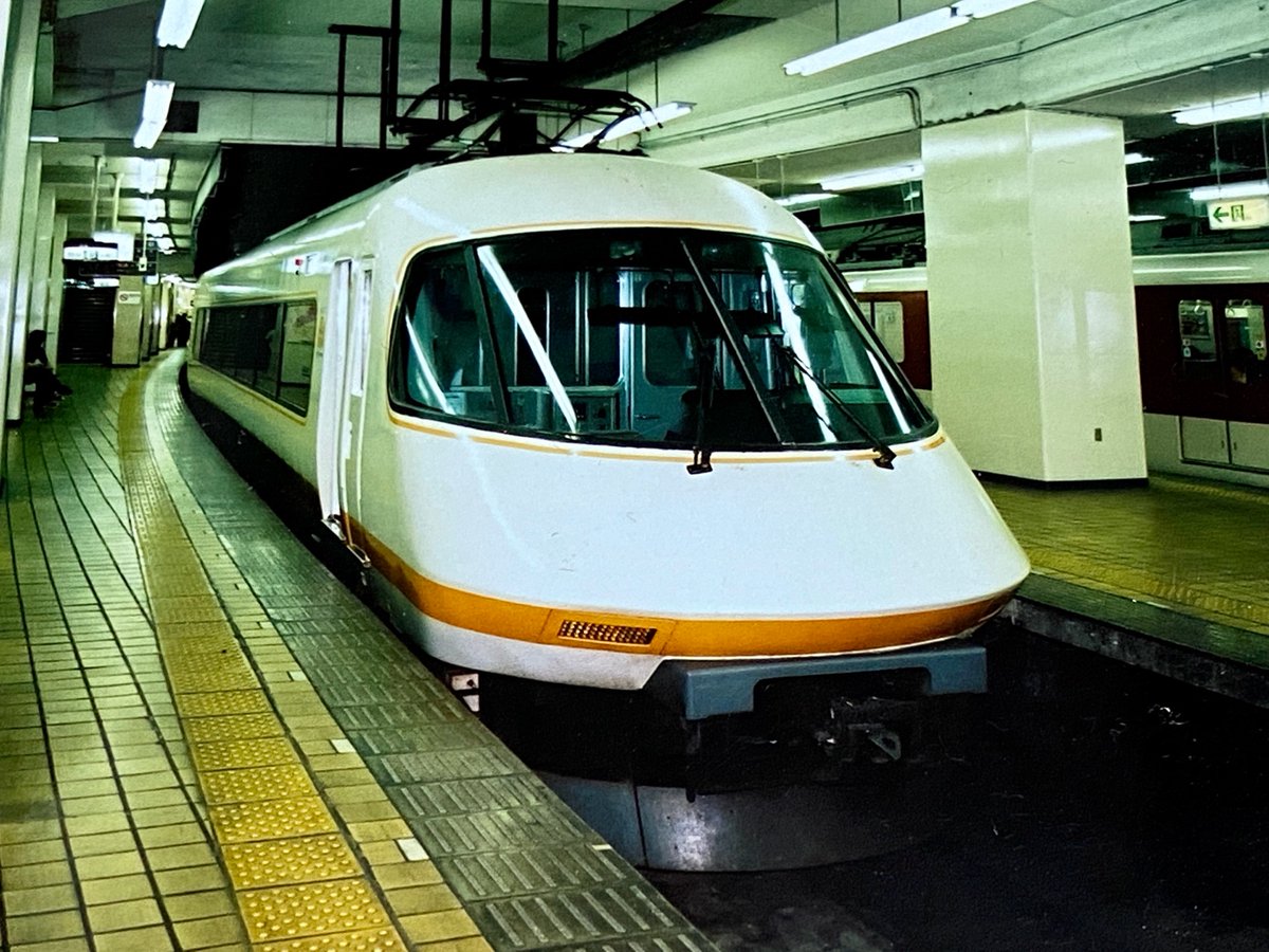 WVEXP's tweet image. TLに流れてきたChatGPTでのフィルム写真補正を少し試してみた
補正前→補正後