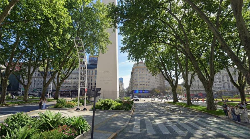 El obelisco de la 9 de Julio es un infierno del calor que hace, no tiene nada de sombra.

Pero podría verse muy distinto con árboles y un poco de vegetación 👇🏻