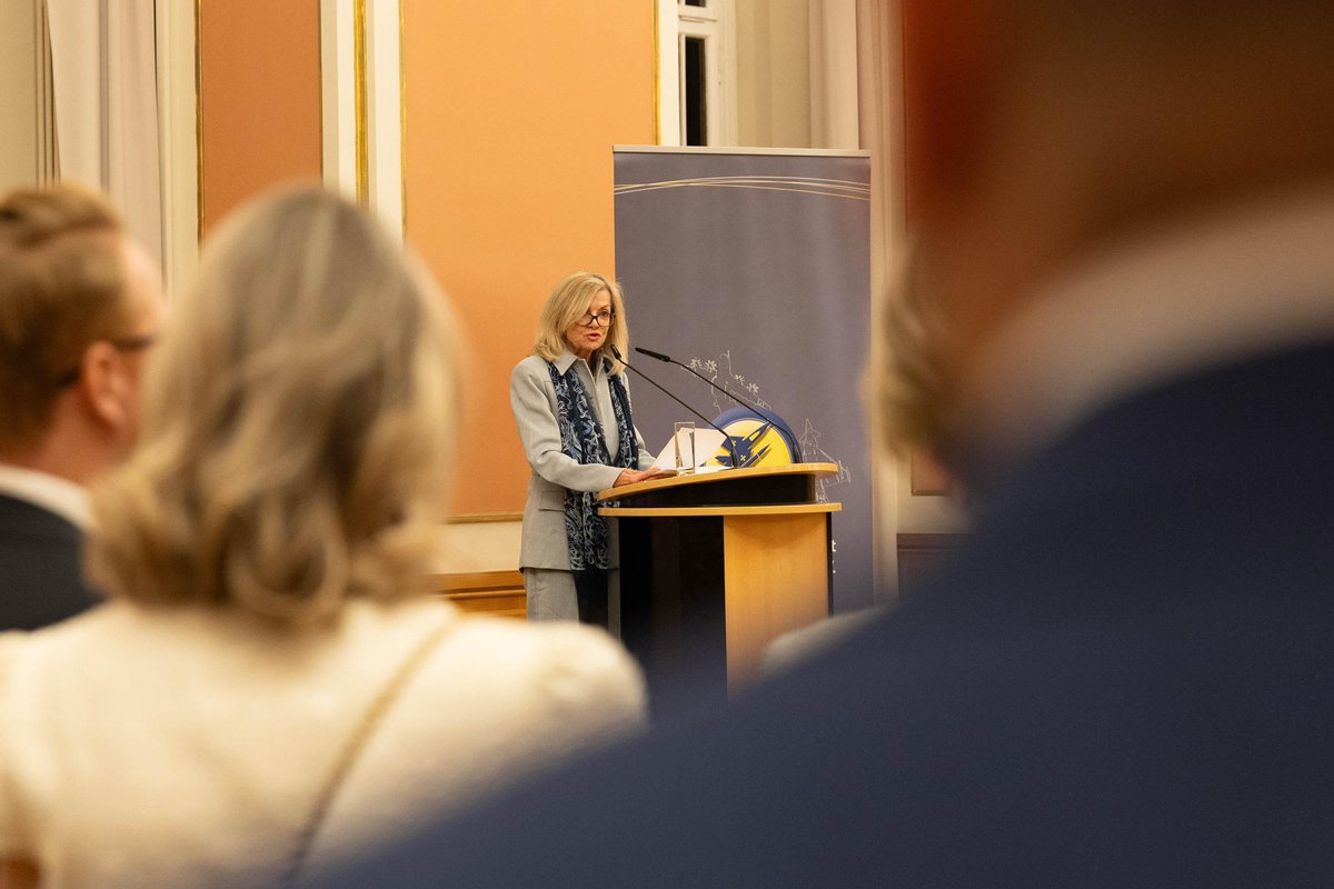 IDLw e.V. tweet media