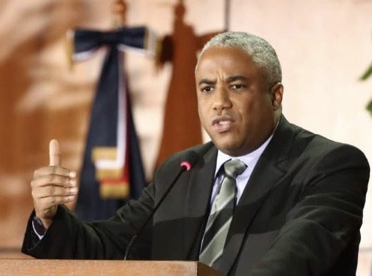 Reforzar los valores familiares y patrióticos elpregonerord.com/reforzar-los-v… por Ángel Gomera