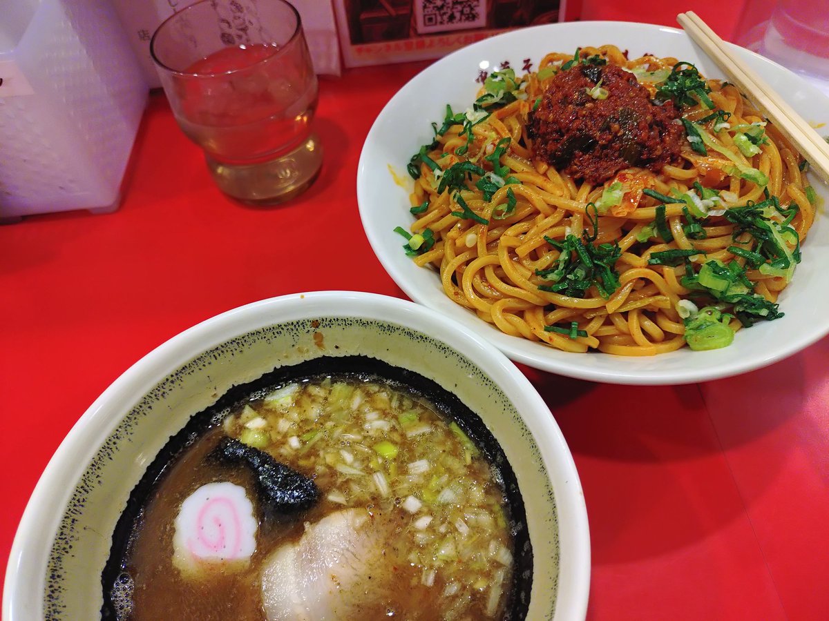 Sv4Fqg's tweet photo. 今日の晩飯
中華そば ふくもり 駒沢本店さんにて
辛つけ麺を頂きました。
程よい辛さで美味しい1杯でした。

#中華そばふくもり https://t.co/lhJyEWq8KV
