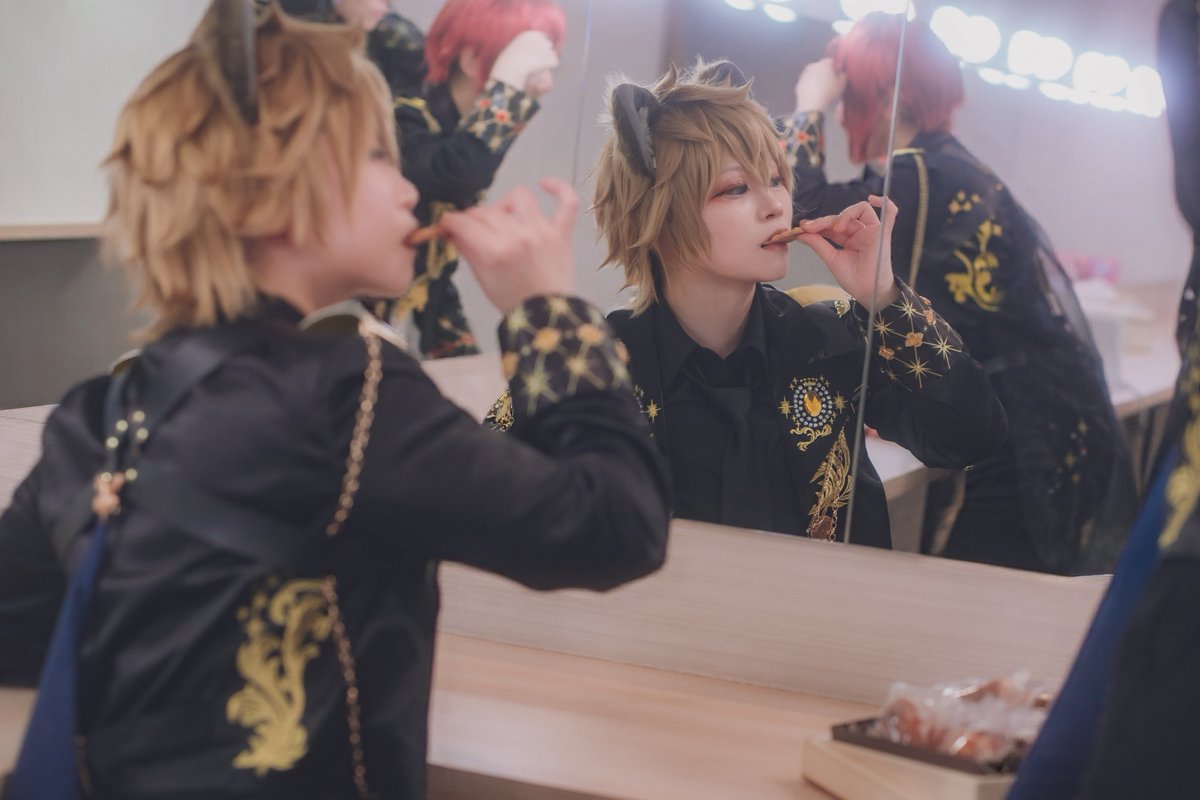 cosplay/twst 「差し入れは早い者勝ち」 2年生楽屋写真まとめより