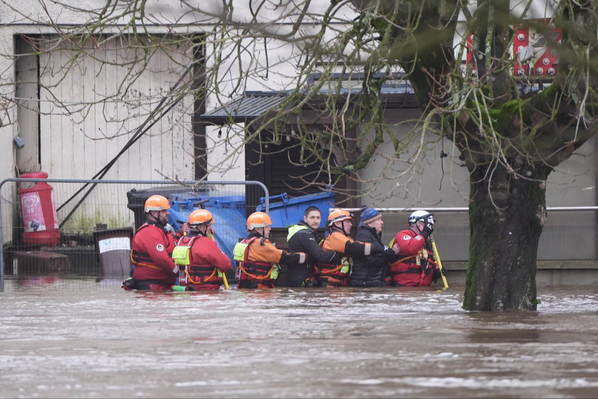 Niall Carson tweet media