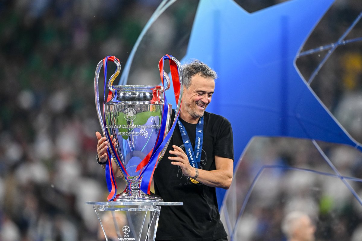 🚨 Luis Enrique 🇪🇸 : « 𝗝𝗘 𝗦𝗜𝗚𝗡𝗘𝗥𝗔𝗜𝗦 𝗣𝗢𝗨𝗥 𝗙𝗜𝗡𝗜𝗥 𝟭𝟱𝗲̀𝗺𝗲 𝗘𝗧 𝗚𝗔𝗚𝗡𝗘𝗥 𝗟𝗔 𝗟𝗜𝗚𝗨𝗘 𝗗𝗘𝗦 𝗖𝗛𝗔𝗠𝗣𝗜𝗢𝗡𝗦 ! » 🤩❤️💙

🎙️ conf. de presse