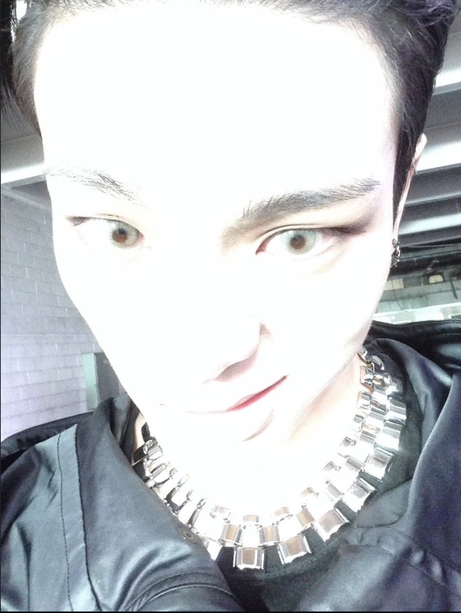 파도 tweet media