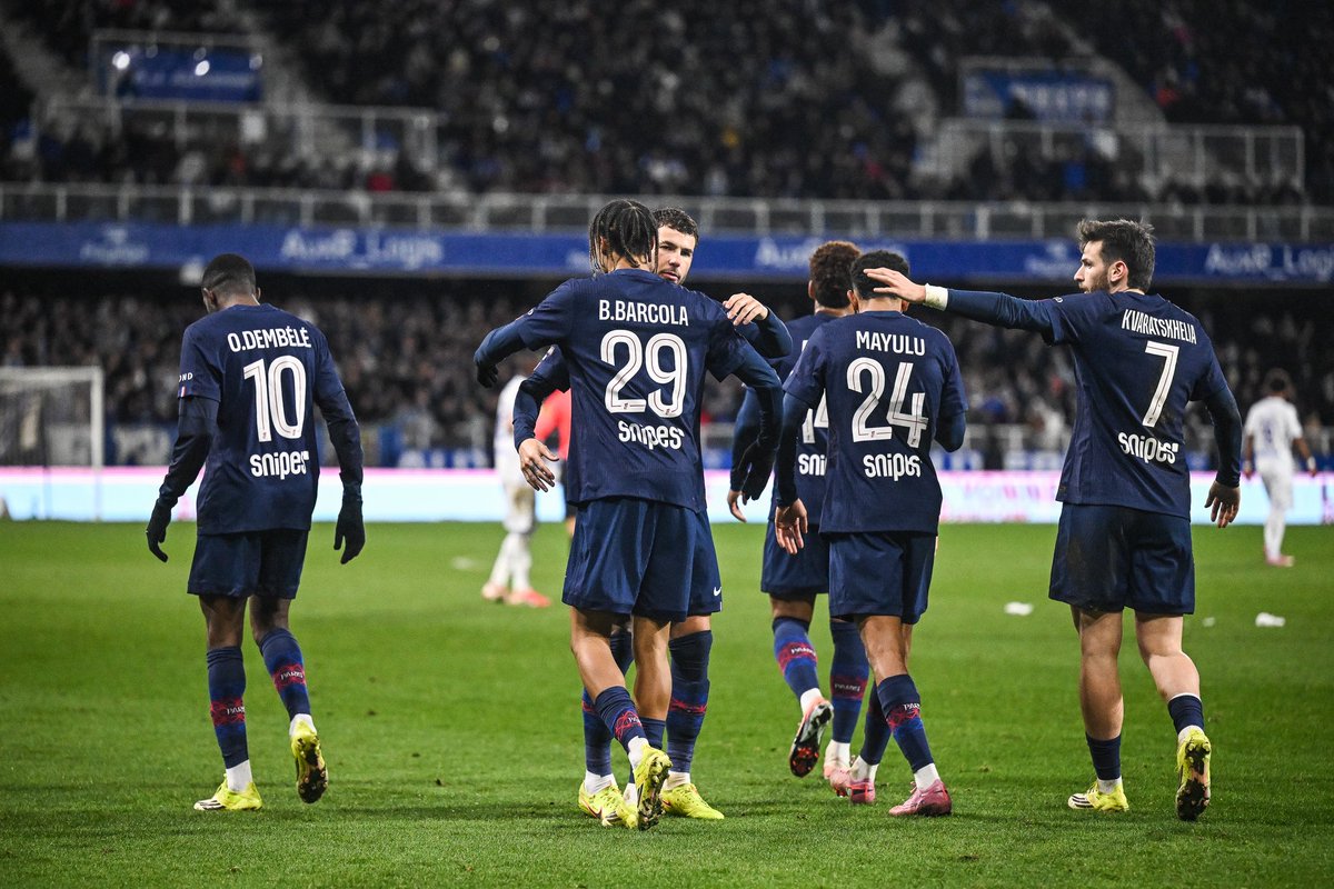 🚨 Luis Enrique 🇪🇸 : « 𝗘𝗡 𝗣𝗛𝗔𝗦𝗘 𝗘́𝗟𝗜𝗠𝗜𝗡𝗔𝗧𝗢𝗜𝗥𝗘, 𝗢𝗡 𝗘𝗦𝗧 𝗨𝗡𝗘 𝗘́𝗤𝗨𝗜𝗣𝗘 𝗜𝗡𝗖𝗥𝗢𝗬𝗔𝗕𝗟𝗘 𝗘𝗧 𝗢𝗡 𝗩𝗔 𝗘𝗡𝗖𝗢𝗥𝗘 𝗟𝗘 𝗣𝗥𝗢𝗨𝗩𝗘𝗥. 😤❤️💙 »

(CP)