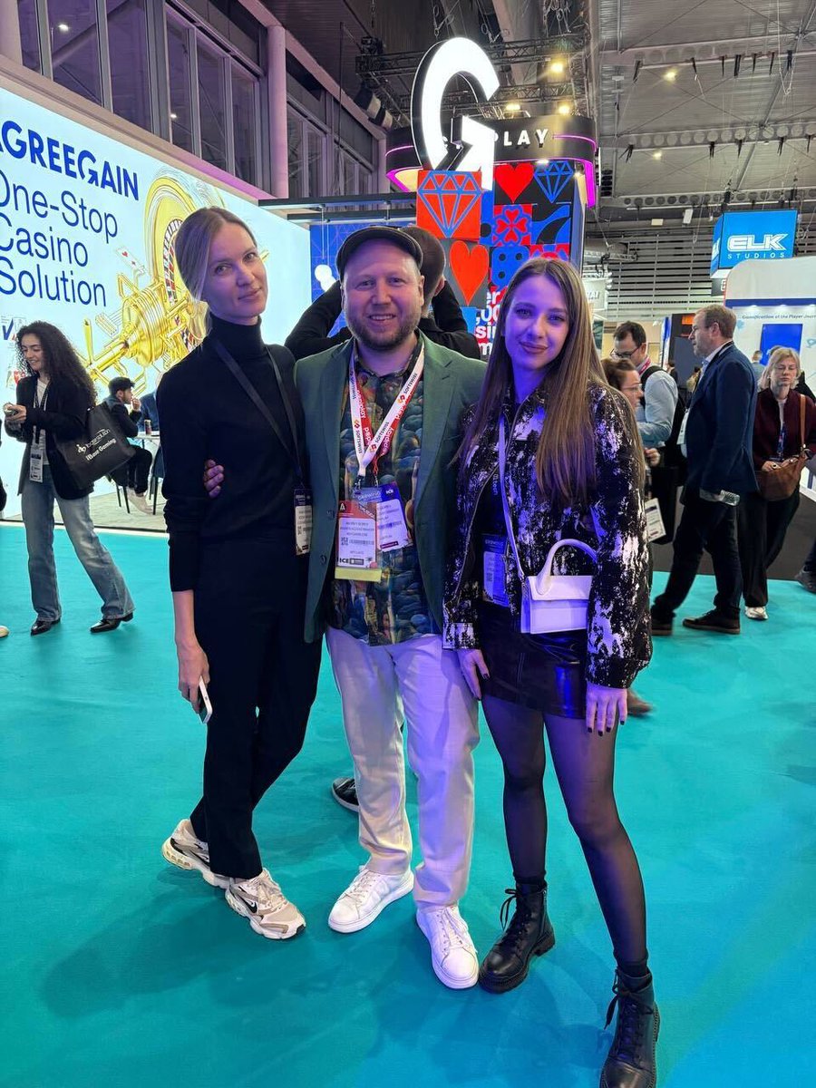 POPIPLAY tweet media