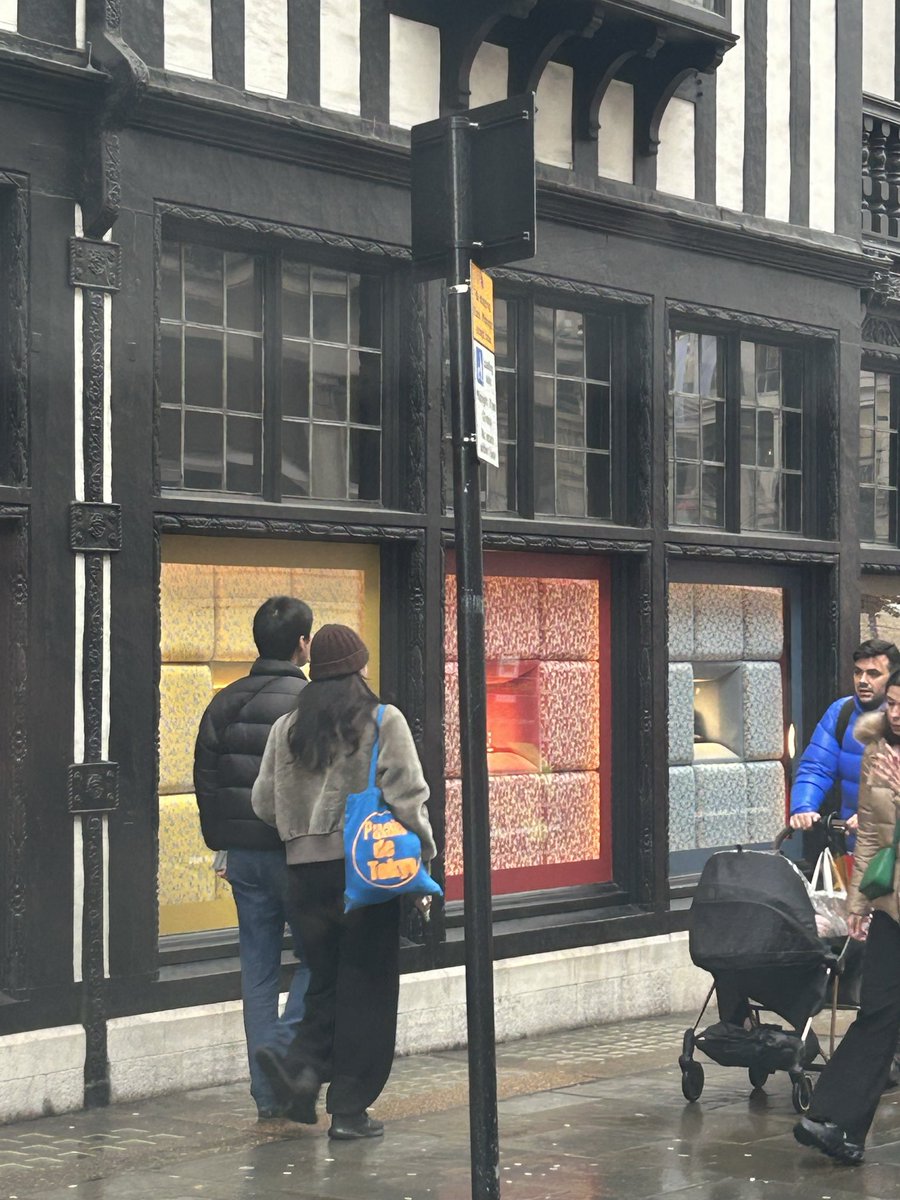 taximanant's tweet image. Just an add on for @LDNCabRanks ( even though, whoever the Admin is, clearly doesn’t want to answer me) this is the only sign that identifies the liberty rank as a rank &amp;amp; it’s twisted.