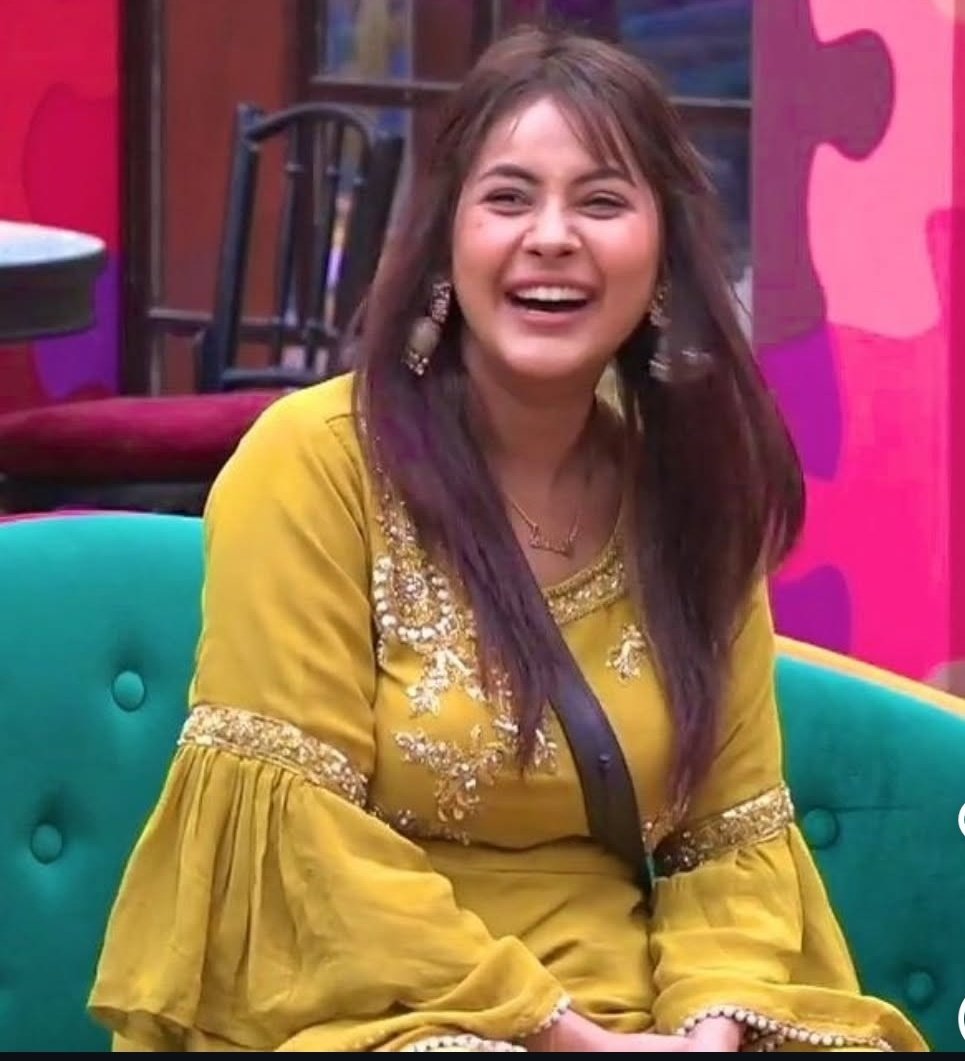 QueenLoveSana1's tweet photo. @ishehnaaz_gill
🎂 Happy Birthday Beautiful Girl 🎂
Stay pretty, stay happy, stay you ✨💖 
#HBDShehnaazGill https://t.co/wSfeeato3s