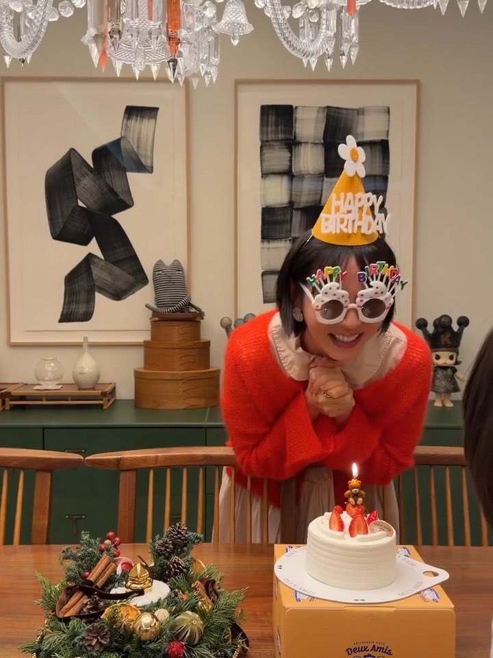 bangbinnie_'s tweet image. เมื่อถูกถามถึงการเลี้ยงลูกชายวัย 4 ขวบ 
ฮยอนบิน 
“ผมยังไม่ได้เข้มงวดกับเขานะครับ เขายังเด็กเกินกว่าจะเข้าใจคำว่าเข้มงวด ต่อให้ผมดุเขาเขาก็คงจะถามว่า ‘นี่พ่อดุหรอครับ‘ 🤣🤣 เราไม่เคยโกรธกันเลยครับ เขาอาจจะเห็นว่าพ่อตัวใหญ่กว่าเลยรู้ว่าพ่อไม่ใช่คู่ต่อสู้ที่ง่ายแน่ๆ 

คือกุ🤣55555