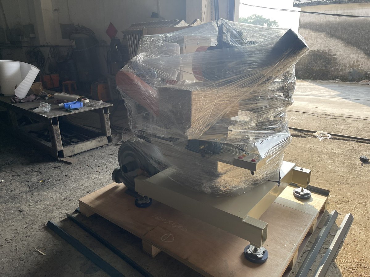 MeixinCrystal's tweet image. Considerate Packaging for Maximum Protection

Each machine is carefully cleaned, wrapped with protective plastic film, secured with welded iron frames, and finally enclosed in a reinforced wooden crate. 

#MachinePackaging #IndustrialPackaging #QualityControl #MeixinMachinery