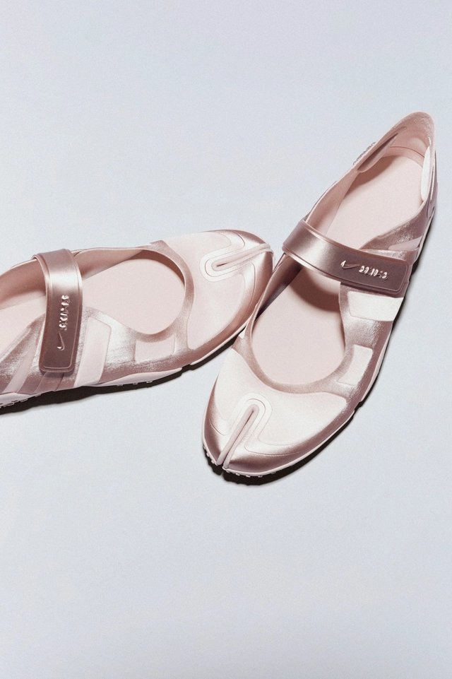 NikeSKIMS ฤดูใบไม้ผลิปี2026 กลับมามีชีวิตชีวาอีกครั้งผ่านแคมเปญที่นำเสนอโดยลิซ่า จากวง Blackpinkลิซ่าคือสุดยอดศิลปิน มากความสามารถ ทั้งแร็ปเปอร์ นักร้อง นักเต้น นักแสดงและไอคอนด้านสไตล์
#LISAxNikeSKIMS