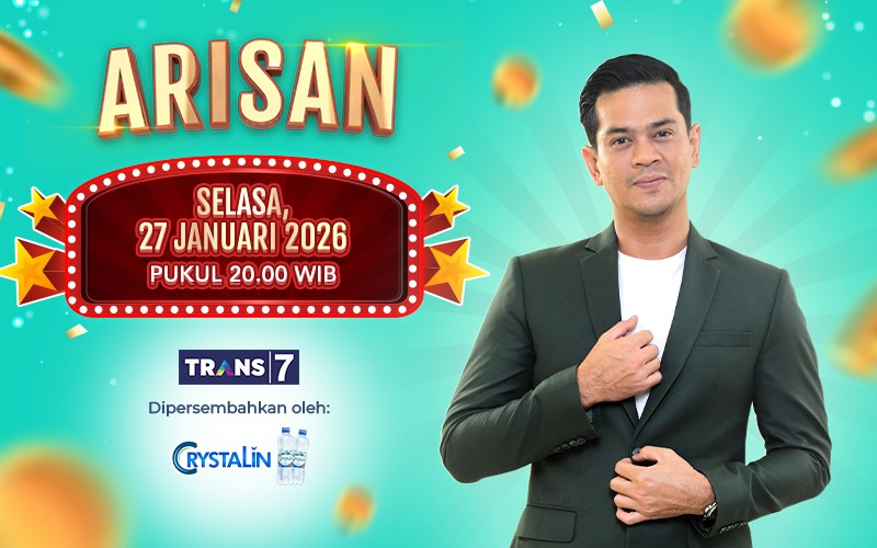 TRANS7's tweet photo. Sekarang ada air mineral 1,5 liter yang tetap mudah dibawa berkat handgrip-nya, plus botolnya kokoh dan nggak gampang penyok! Mau liat buktinya? Nonton di #ArisanTRANS7 jam 20.00 WIB. #Crystalin #CrystalinWaterID #RinganBikinNyaman #T7 https://t.co/iIEhmGbS1x