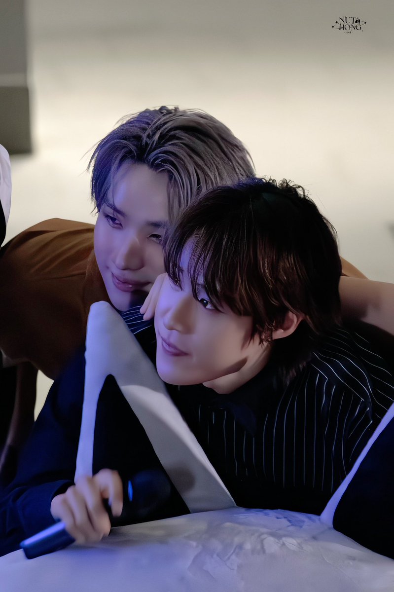 NutHongfamilyth's tweet image. เก็บตกรอบสุดท้ายกับที่พิงแก้มของน้องฮง อิอิ
🤏🏻

LYKN LYKYOU FANSIGN 
#สนามอ่านเล่น2026xLYKN  
#nnutdan #hongshihoshi
#นัทฮง #nuthong