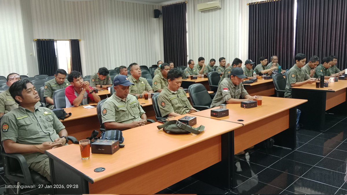 Meski hujan, badai dan gempa tetap harus berlatih !!!

Giat Pelatihan Geographic Information System (GIS) bersama Mahasiswa magang <a href="/11MaretUniv/">UNS Official</a>. Slasa Wage, 27/0, Jam 09.00 WIB. Peserta : 
- all pasopati <a href="/TRCBPBDDIY/">TRC BPBD DIY</a> 
- <a href="/saverescue_id/">Save Rescue</a>  
- <a href="/MDMCIndonesia/">Muhammadiyah Disaster Management Center</a> 
🙏👨‍🚒🇮🇩