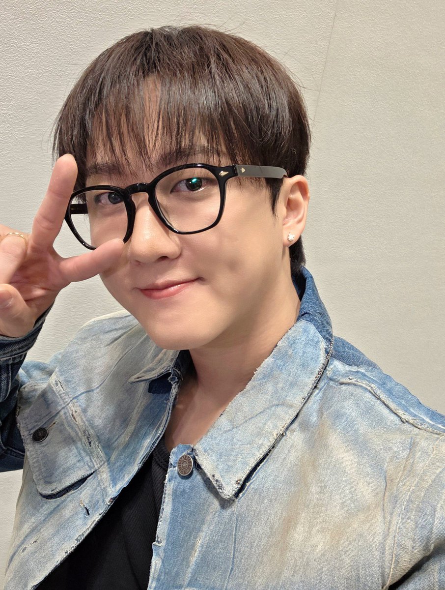 spearhyunnie's tweet image. changbin instagram update: 🤓