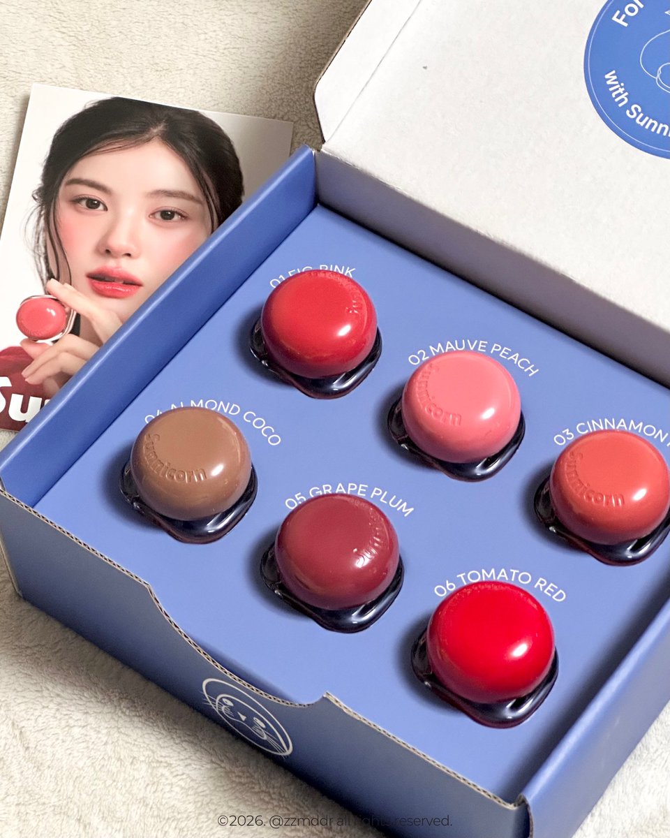 zzmddr's tweet image. #협찬 

#RT이벤트 립앤치크 6종, 2인🩷

써니콘에서 2/2 출시되는 단지형 립앤치크를 받아보았는데요!
발색이 답답하지않고 빡 올라와서 립이랑 치크에 색감 넣어주기 좋았어요! 양조절은 좀 해야될것같아요😊
바쁠때 휘리릭➰ 들고다니면서 바르기 꽤나 좋을것같음