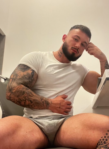 Your Ryan 🔥 tweet media