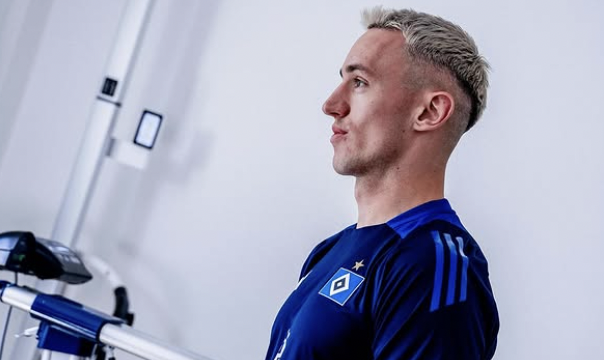 MERCATO : Silvan Hefti quitte l'Europe. Selon <a href="/Plettigoal/">Florian Plettenberg</a>, l'ancien latéral de St-Gall et YB a salué ses coéquipiers à Hambourg avant de prendre la direction de la MLS. Il devrait s'engager avec le D.C. United.