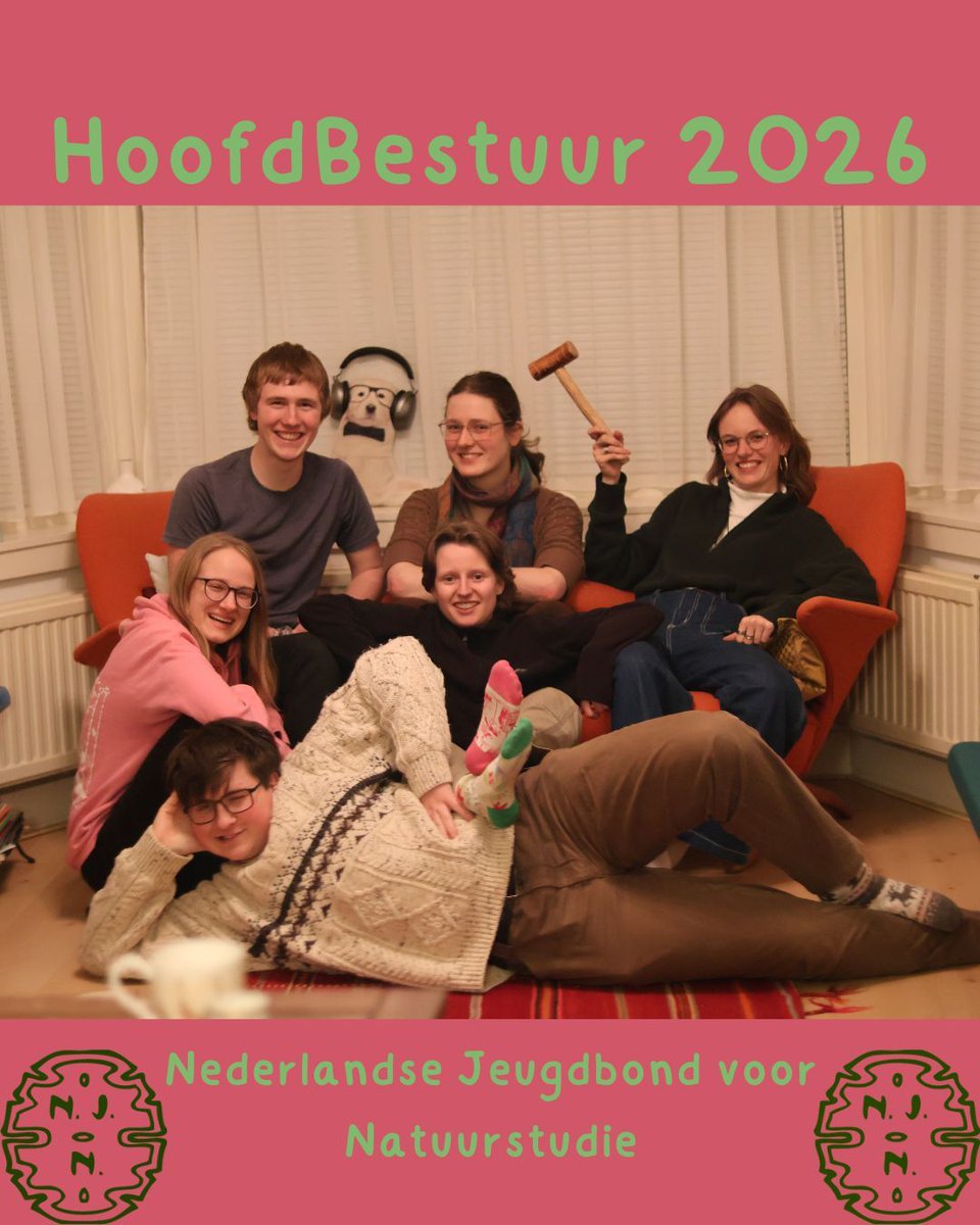 Nieuw jaar, nieuw bestuur!🎆
Het Hb is nu alweer 3 weken lekker bezig🐄🌿

Maak kennis met HB 106: Daisy (secretaris), Simen (penningmeester), Hidde (coördinator bonds en natuurzaken), Mees (coördinator externe zaken), Demi (coördinator zomerkampen), Anne (bondsvoorzitter). #NJN