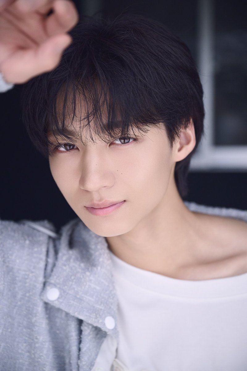 志賀李玖 最新情報】 ＼初の写真集発売決定！💙／ #ICEx 志賀李玖が 初