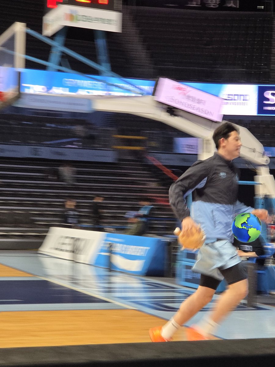 인터뷰?하다가 혼자 못들어가서 열심히뛰어감ㅋㅋㅋㅋㅋ