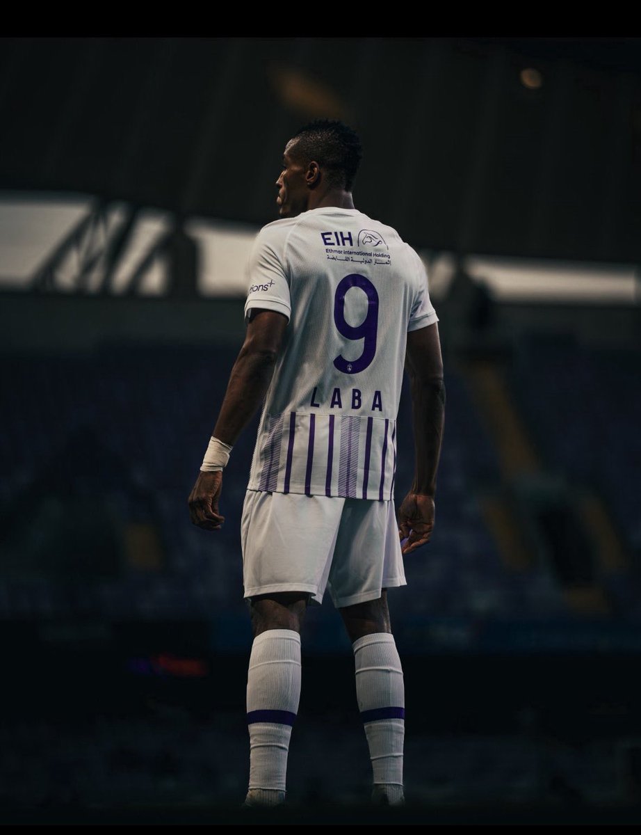 التجديد ل لابا ؟؟؟

لابا قدم مستوى ناجح لكن لا ننسى ان اغلب الموسم كان بدون سفيان رحيمي 

فترة 6 شهور تتحتم عليك اتخاذ القرار 

ارى ان الثنائية غير مناسبة 👍