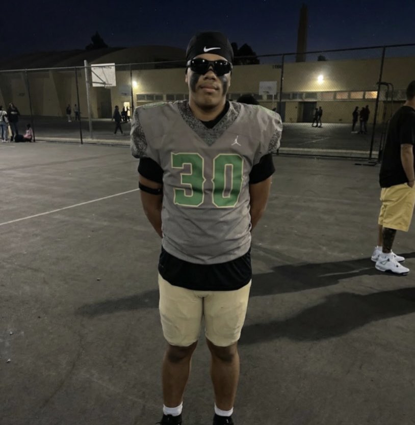 Rodneyminor_'s tweet photo. Man, could've sworn I was just a freshman having the time of my life with my teammates goofing off at practice and being knuckle heads. and now as the upper classman it is our responsibility to lead and be role models for these young men, crazy how time flies. #ONEPOLY https://t.co/SJ8kmB8V9H