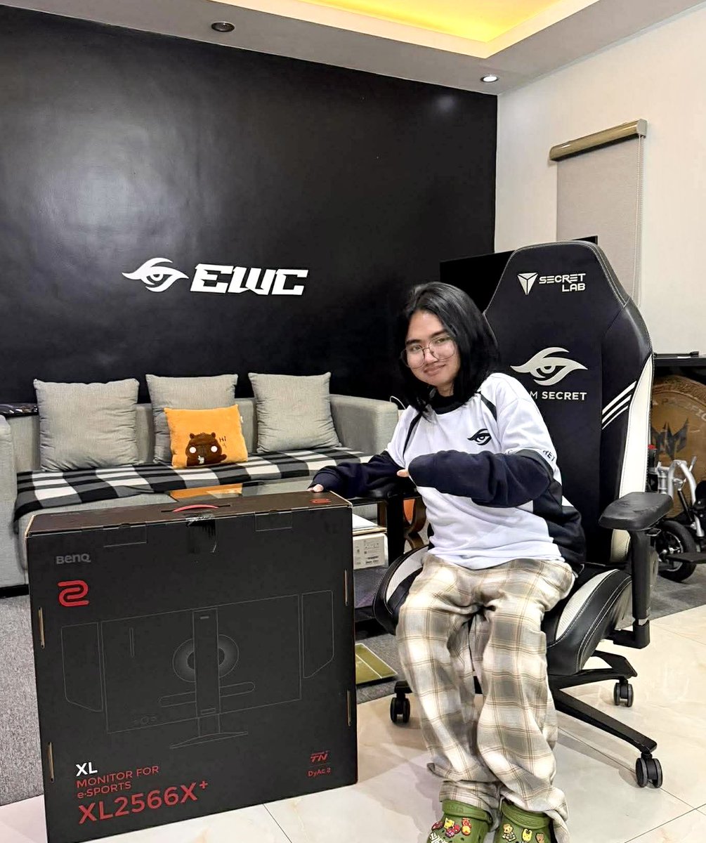 Secret Jessievash tweet media