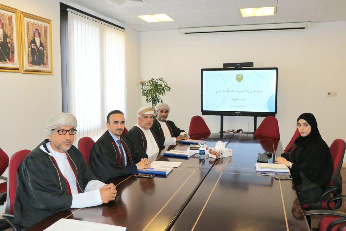 كلية الحقوق tweet media