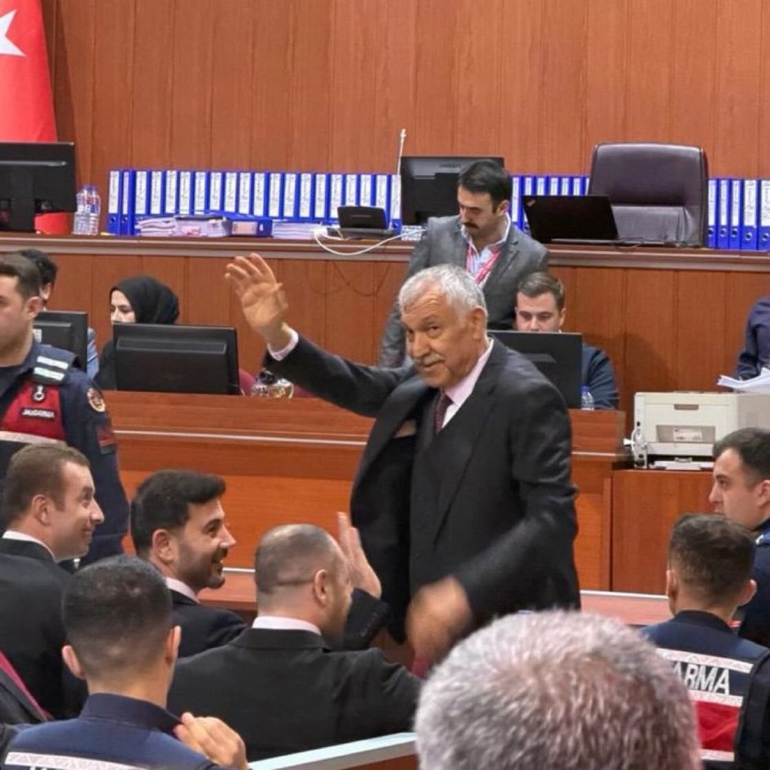 Şöyle mentale sahip adamları nasıl yeneceksin ya hepsi 32 diş sırıtıyor