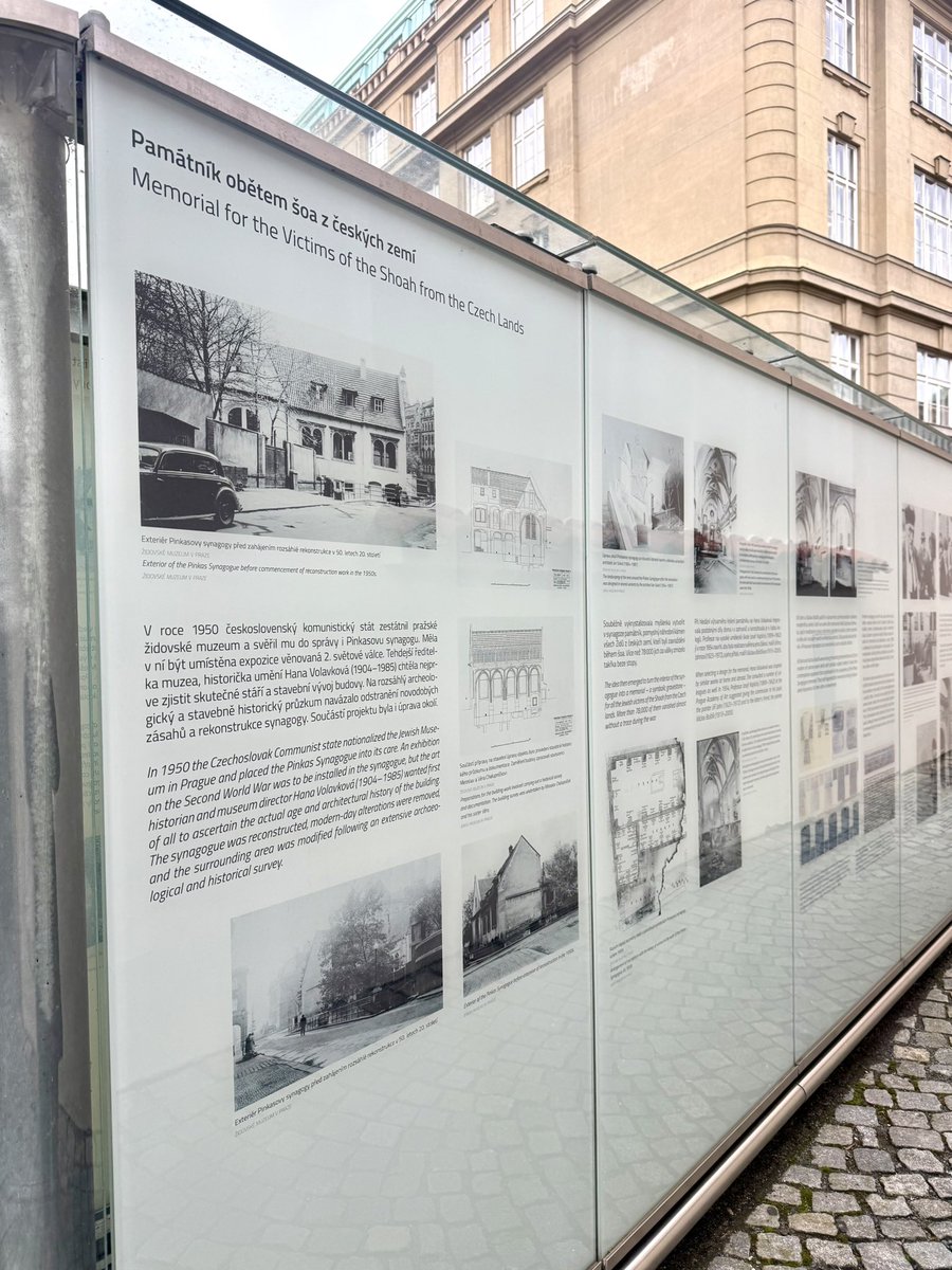 LadmanovaMonika's tweet photo. 1/2
Éra svědectví hrůz šoa se postupně uzavírá. O to větší odpovědnost dnes na sebe musíme vzít my. Musíme najít nové způsoby, jak bránit lidskou důstojnost a nezavírat oči před zvěrstvy, které vedly ke smrti šesti milionů židovských žen, mužů a dětí.

#WeRemember https://t.co/j5rRNypc9m