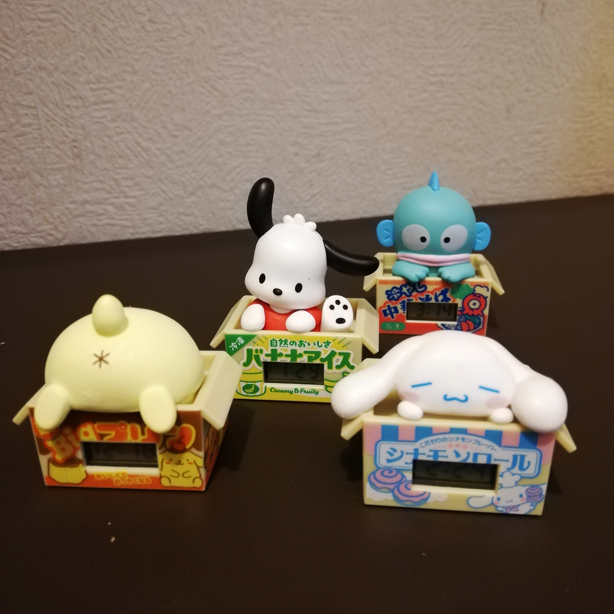 Pastelsanrio's tweet photo. シナモンくんのダンボールウォッチ自引きしました✨
シナモンロール🧁の箱に入ってるシナモロールです💙
プリンくんのお尻もかわいいね～💞 https://t.co/wlfSG2xU0x