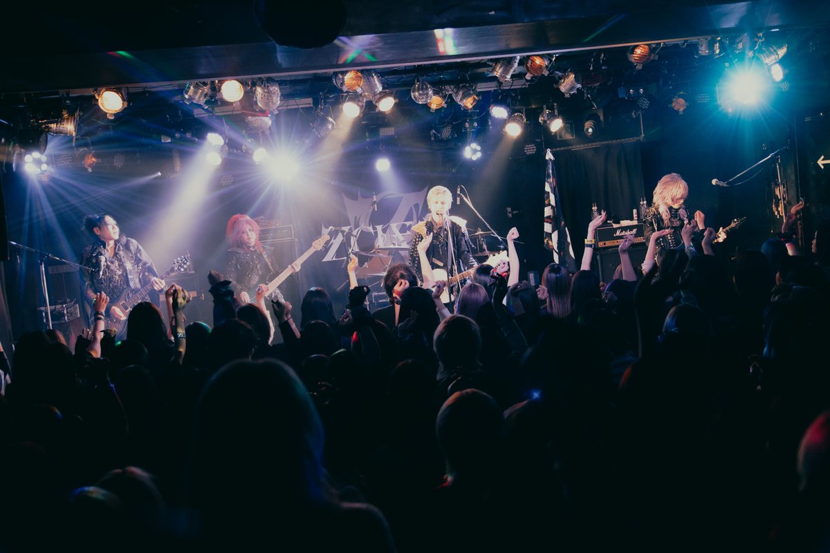Vijuttoke's tweet photo. 『NEWS』

【ライブレポート】大盛況となった、XANVALA、ミスイ、Z CLEARを擁する〈PARAGUAS inc.〉初のレーベルイベント「TRISULA」。「これを大きくしていきたいです、あなたと一緒に」（巽 / XANVALA）

https://t.co/PhB2D8oBq5

#XANVALA #ミスイ #ZCLEAR #PARAGUASinc #TRISULA
#Vijuttoke https://t.co/f6eIv5JBMS
