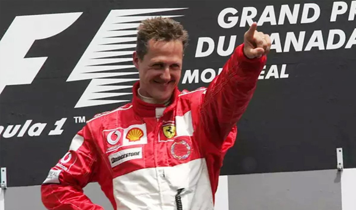 Schumacher İyileşti mi?
Efsane F1 pilotu #MichaelSchumacher artık tamamen yatalak değil. Daily Mail ve New York Post'un haberine göre; Schumacher oturabiliyor ve yardımla ev içinde dolaşabiliyor. Ancak mahremiyete özen gösteren ailesi  henüz bu bilgiyi doğrulamadı. #F1 #Ferrari