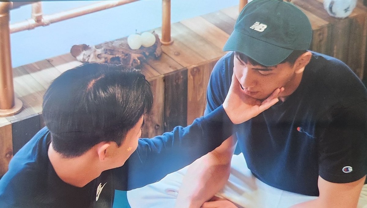 jossguinzly's tweet photo. 😭😭😭😭😭😭😭😭😭😭

#TheBoyfriendSeason2 #Huwei #Bomi https://t.co/taGNhhVCQG