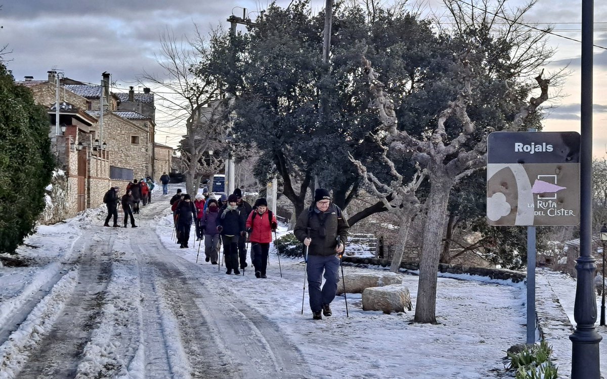 centredelectura's tweet image. 🥾 Amb motiu del 125è aniversari de la seva creació, la secció Excursionista del Centre de Lectura va fer, diumenge 25 de gener, una excursió en homenatge a Joaquim Santasusagna a la Mola dels Quatre Termes #Reus #excursionisme @FEEC_cat