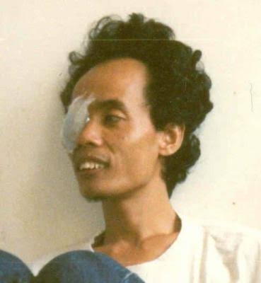 m6epan's tweet image. Sampeyan itu tidak akan mengerti fasisme sebelum sepatu tentara nempel di jidat.
- Wiji Thukul