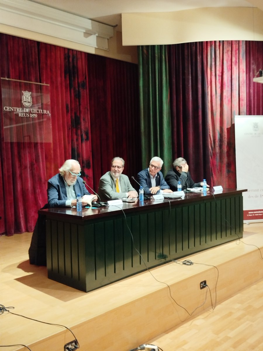 Centre de Lectura tweet media